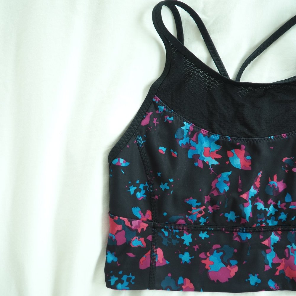 Lululemon Mesh High-Neck Sports Bra - Size 6 - Picture 5 of 7